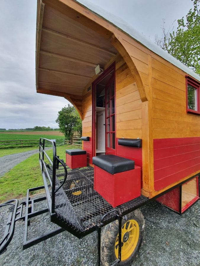 Veritable Roulotte Hippomobile "La Bailleul" Mentheville Exterior foto